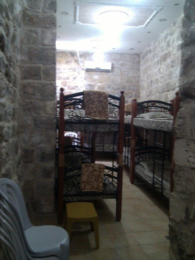 Bab El-Silsileh Hostel Jerusalem Exterior photo