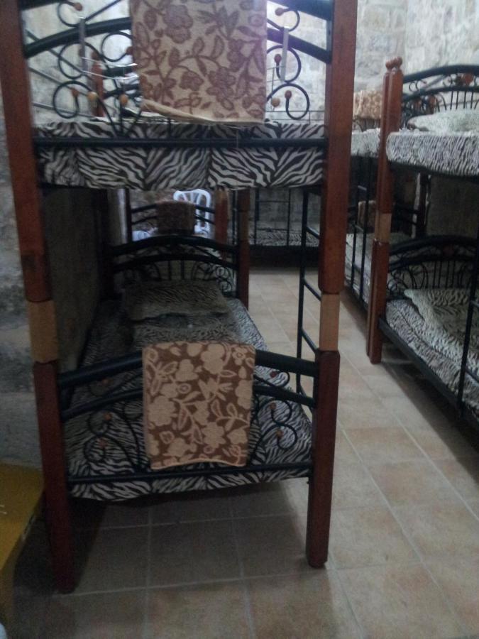 Bab El-Silsileh Hostel Jerusalem Exterior photo