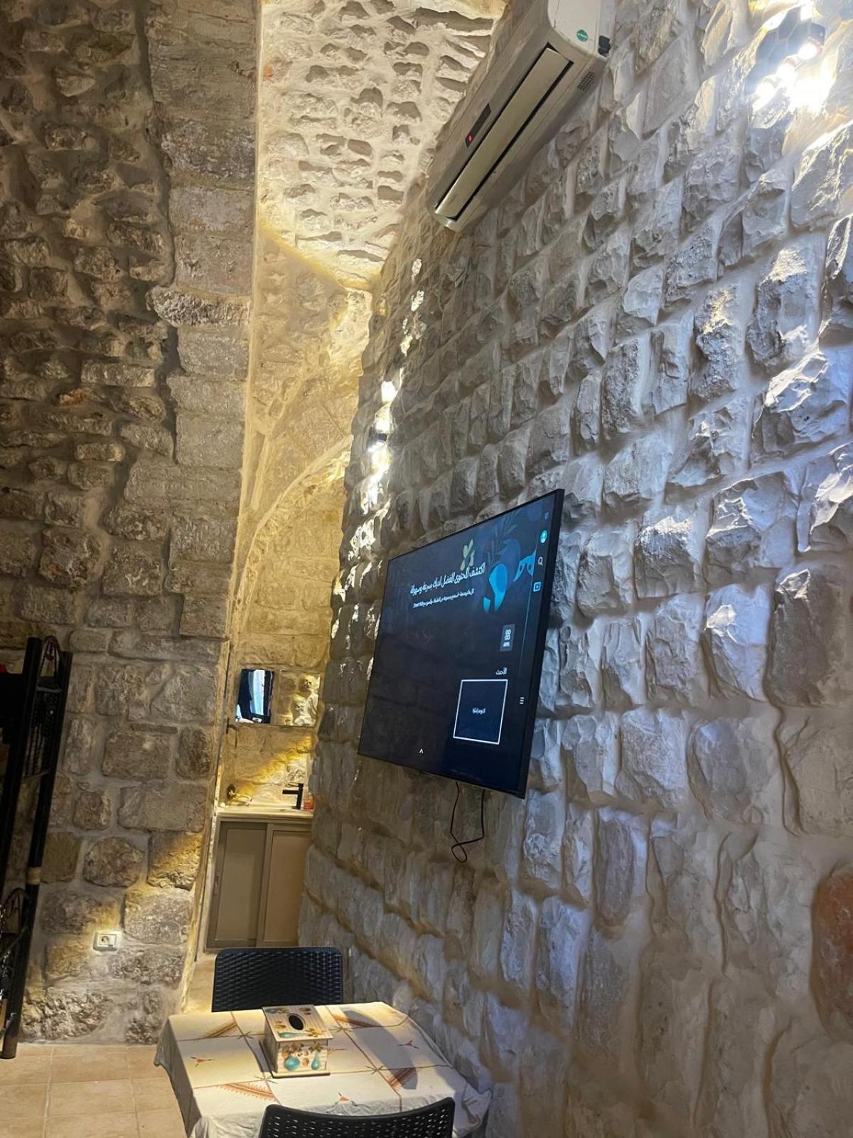 Bab El-Silsileh Hostel Jerusalem Exterior photo