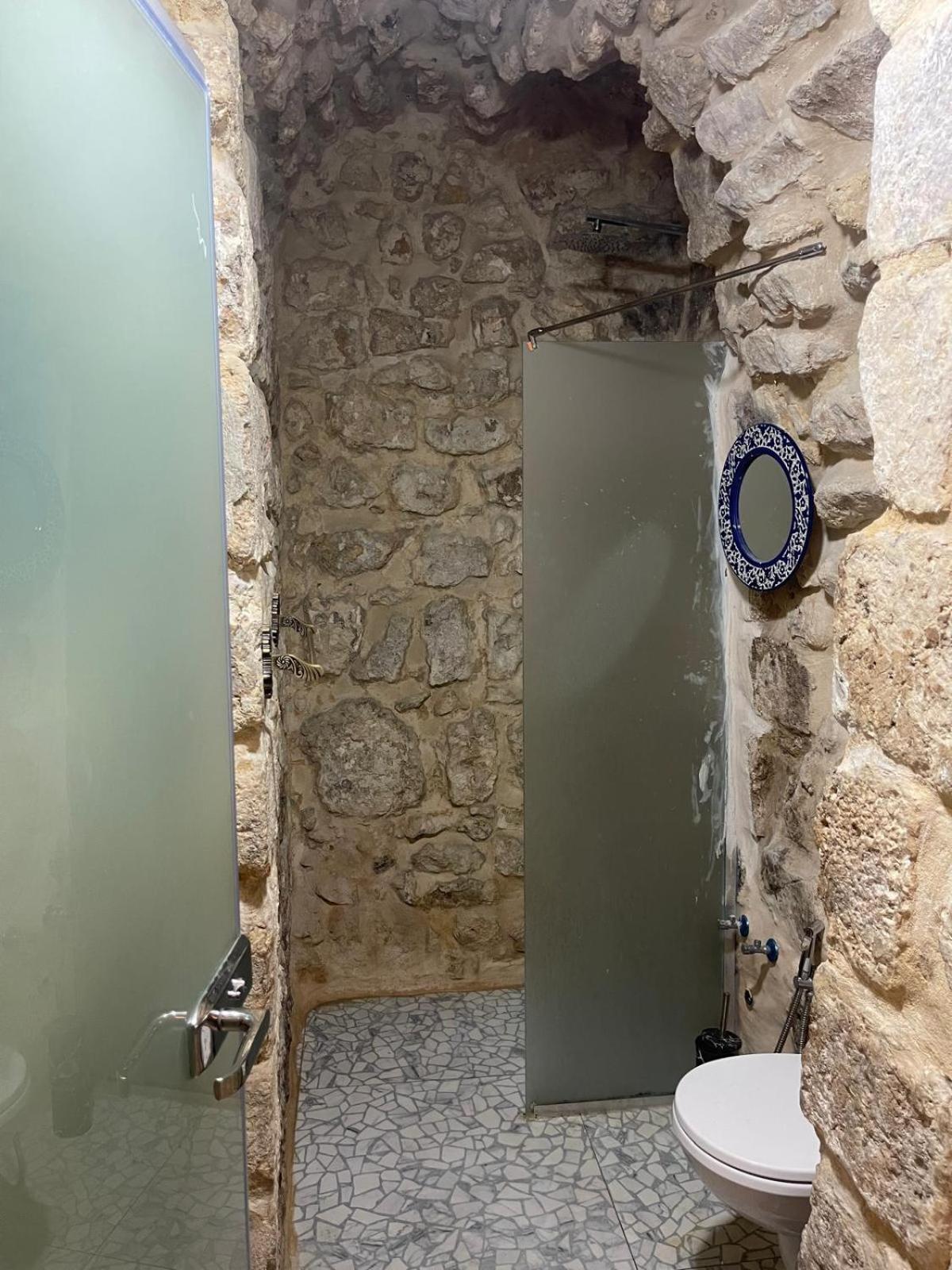 Bab El-Silsileh Hostel Jerusalem Exterior photo