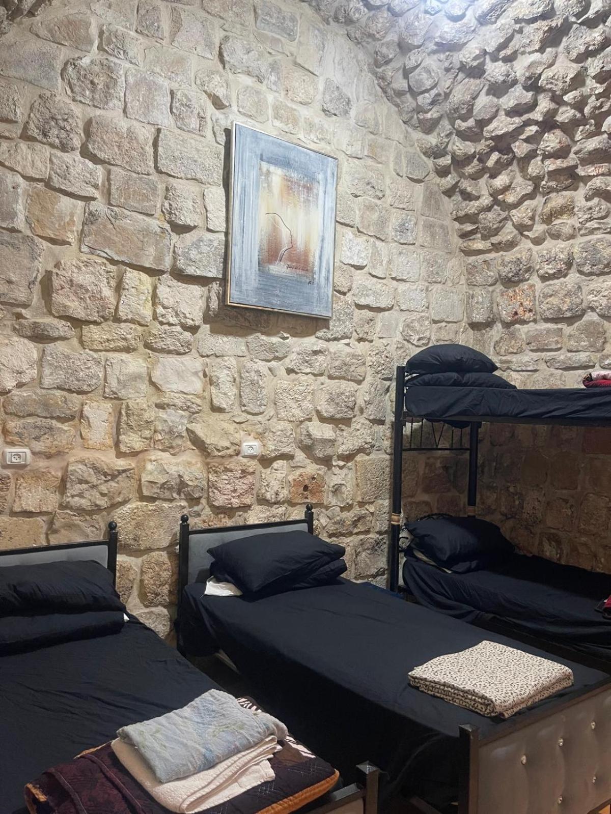 Bab El-Silsileh Hostel Jerusalem Exterior photo