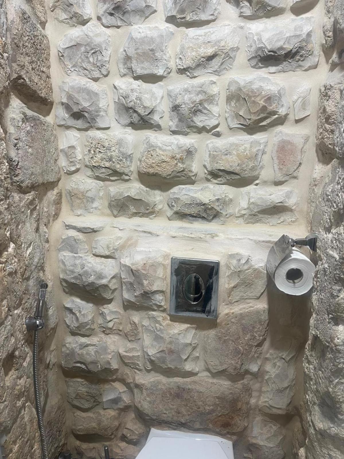 Bab El-Silsileh Hostel Jerusalem Exterior photo