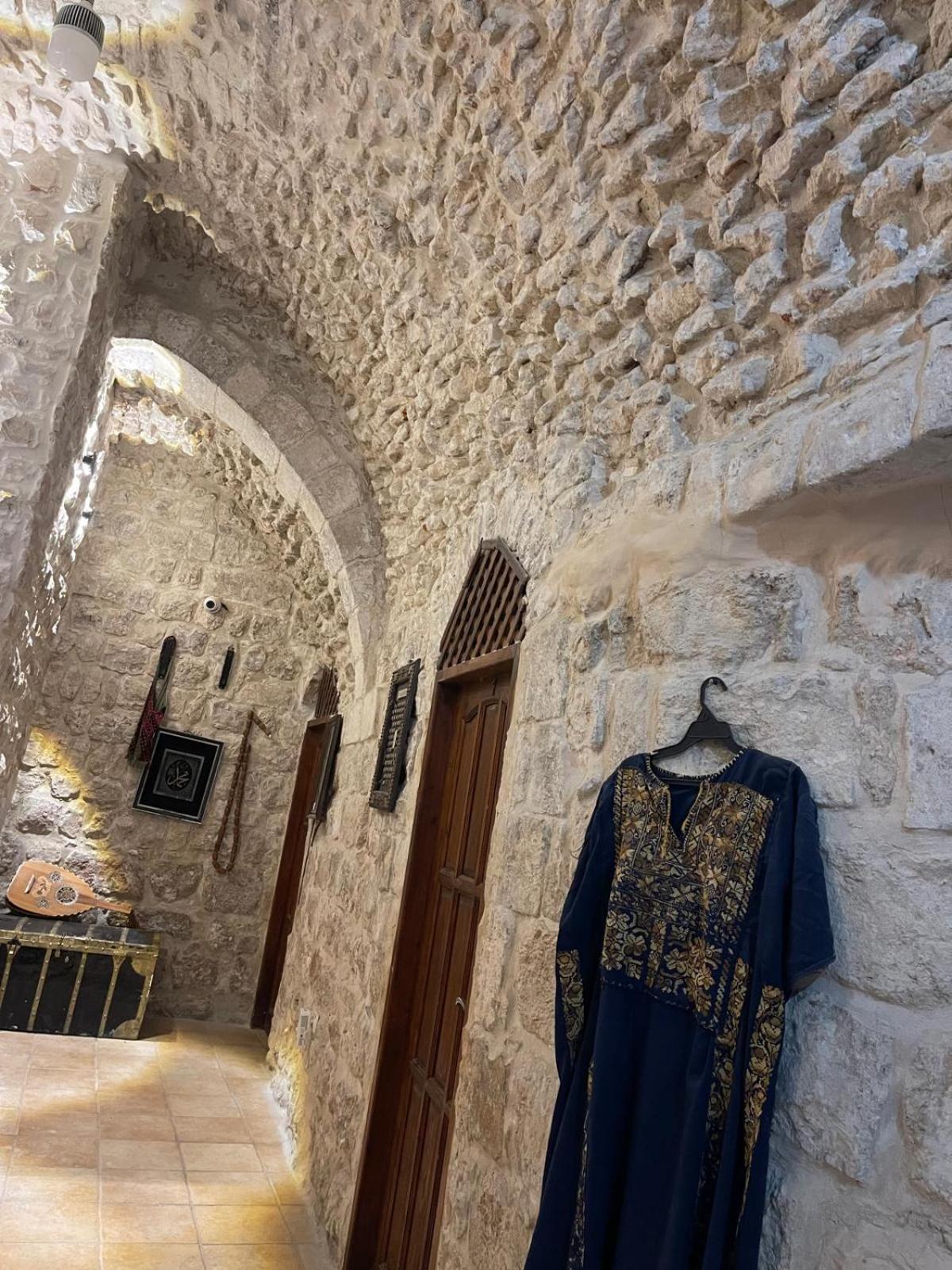 Bab El-Silsileh Hostel Jerusalem Exterior photo