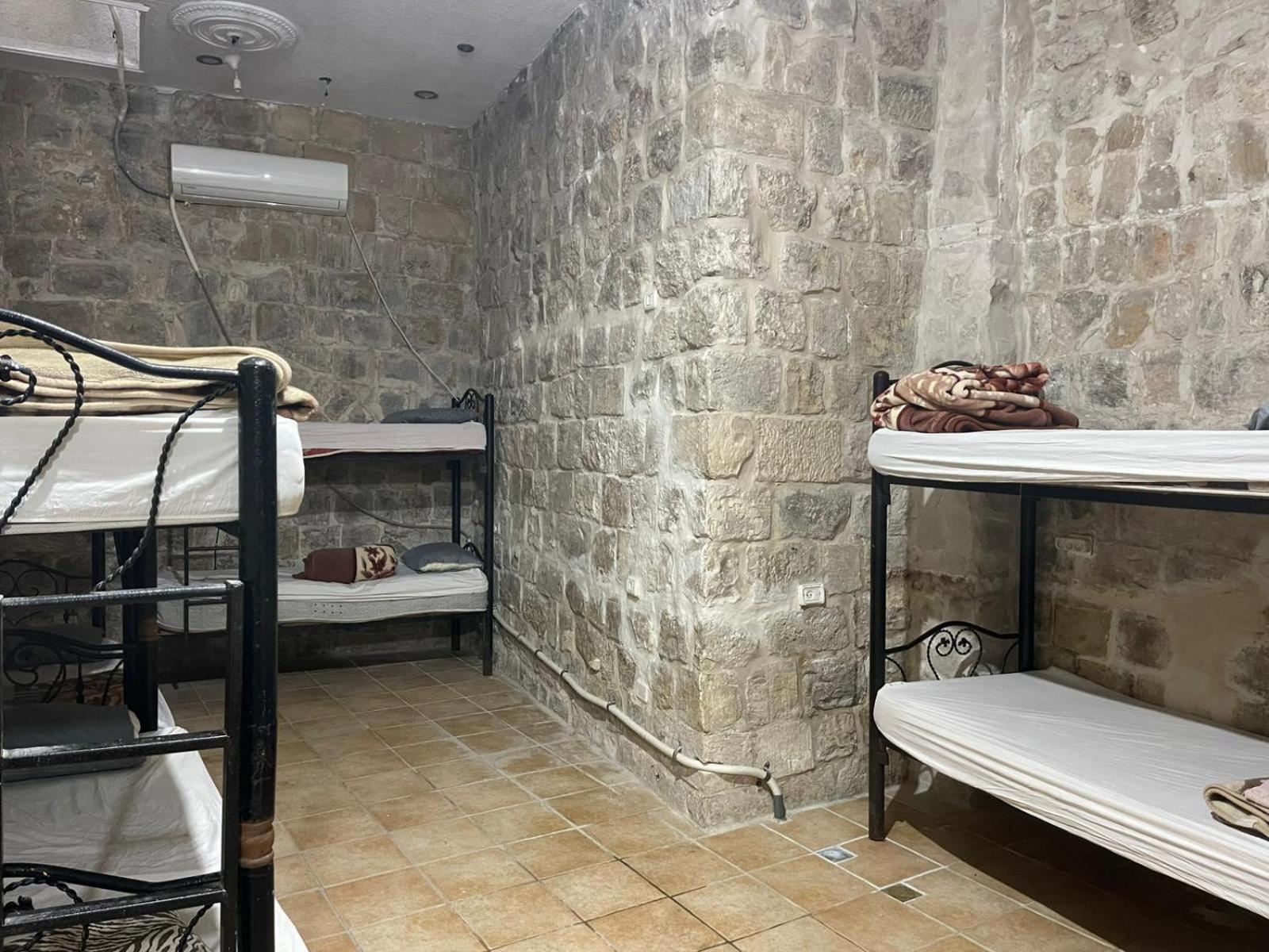 Bab El-Silsileh Hostel Jerusalem Exterior photo