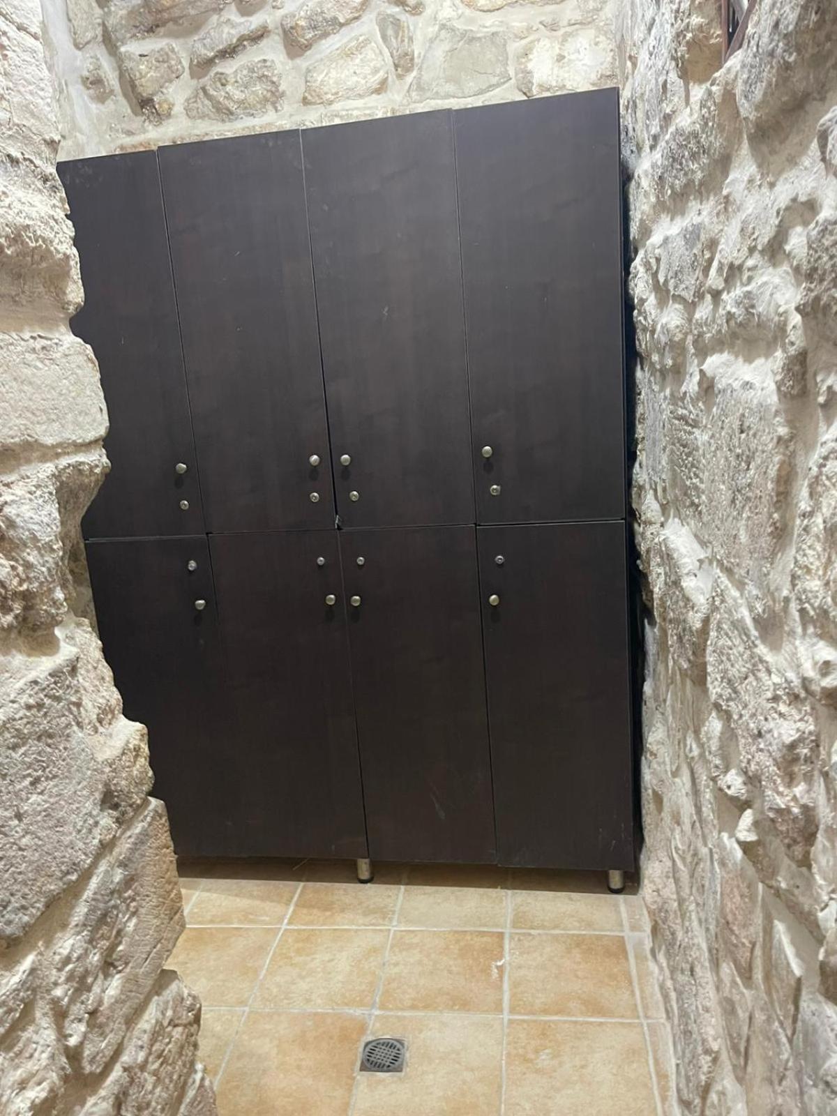 Bab El-Silsileh Hostel Jerusalem Exterior photo