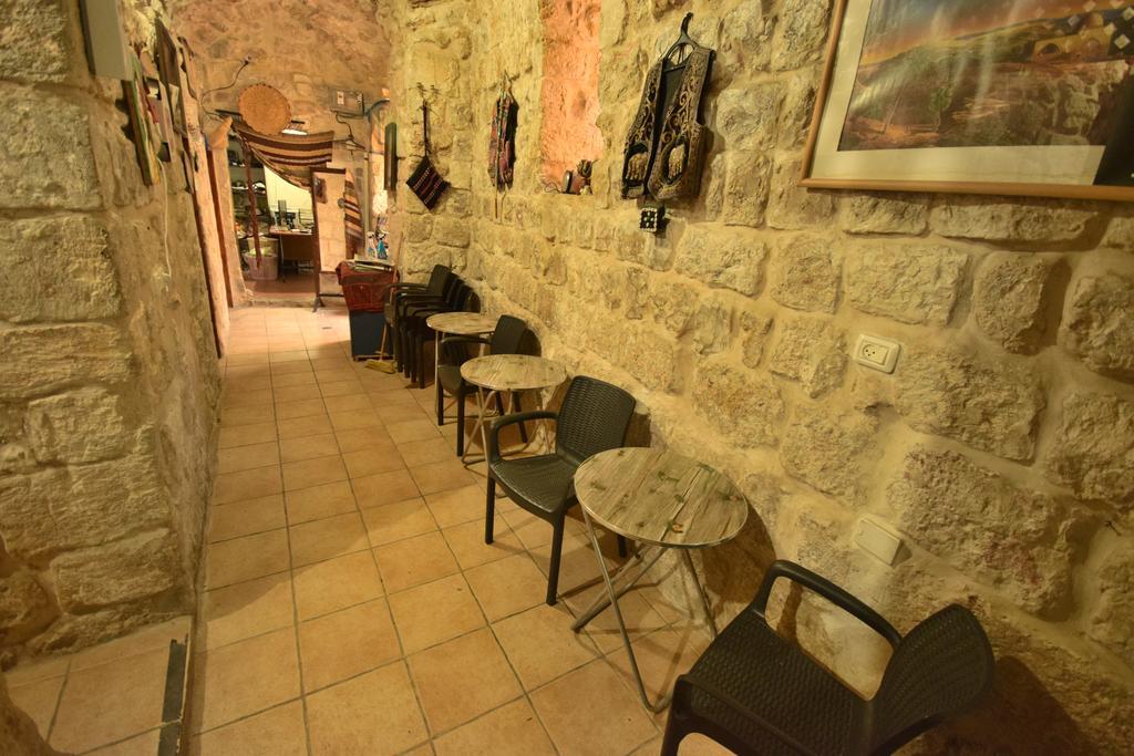 Bab El-Silsileh Hostel Jerusalem Exterior photo