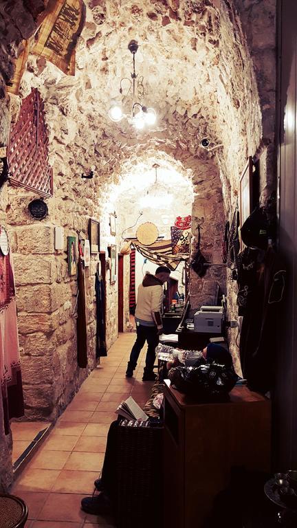 Bab El-Silsileh Hostel Jerusalem Exterior photo