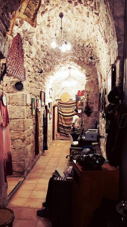 Bab El-Silsileh Hostel Jerusalem Exterior photo