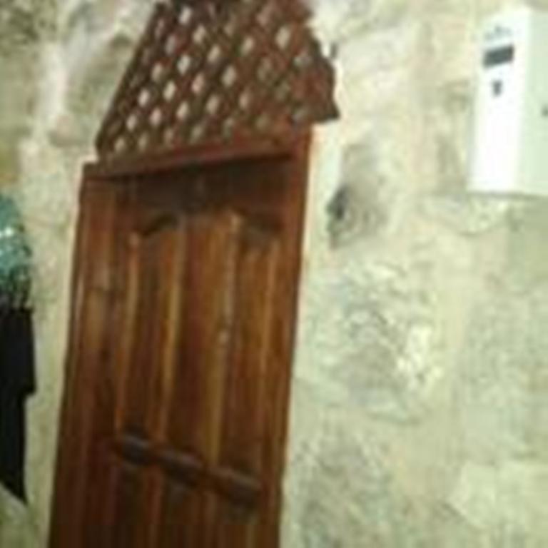 Bab El-Silsileh Hostel Jerusalem Exterior photo